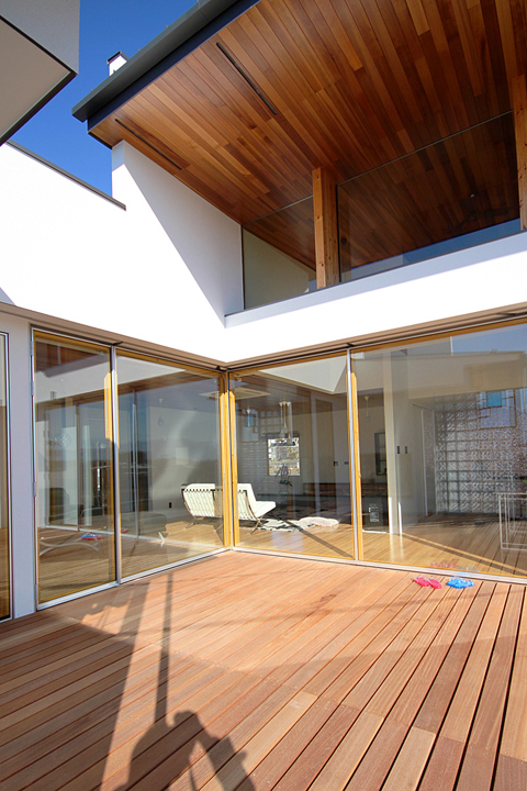 デッキテラス 中庭